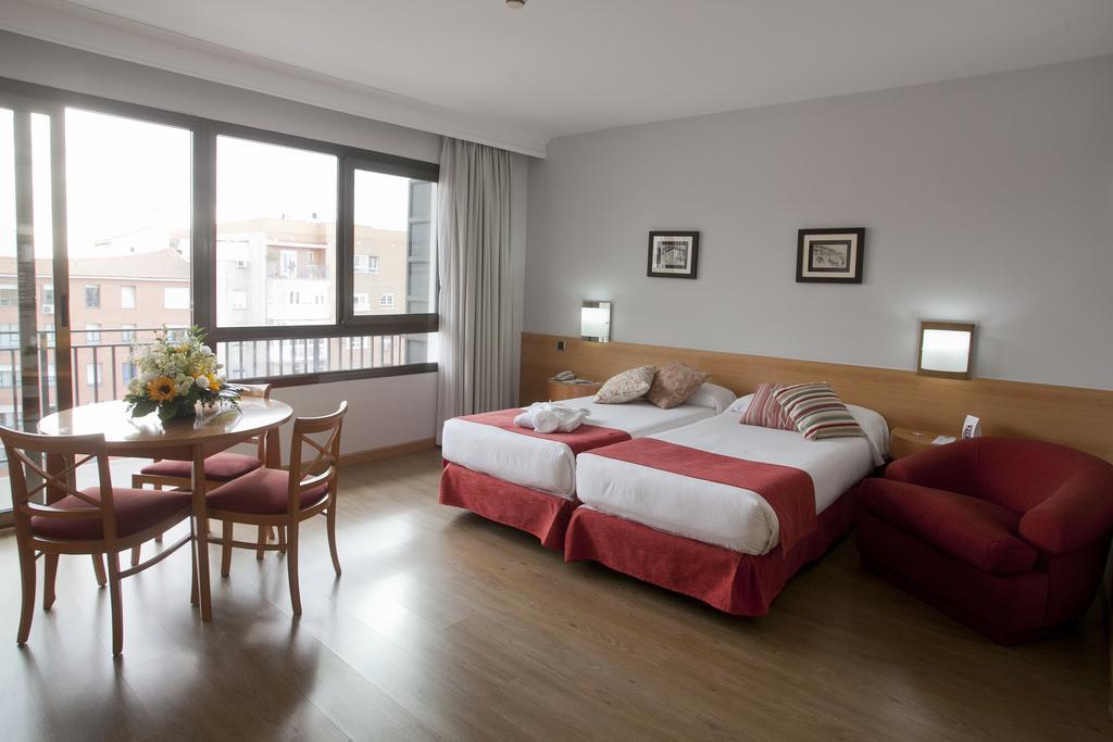 Muralto Madrid Princesa Zimmer foto